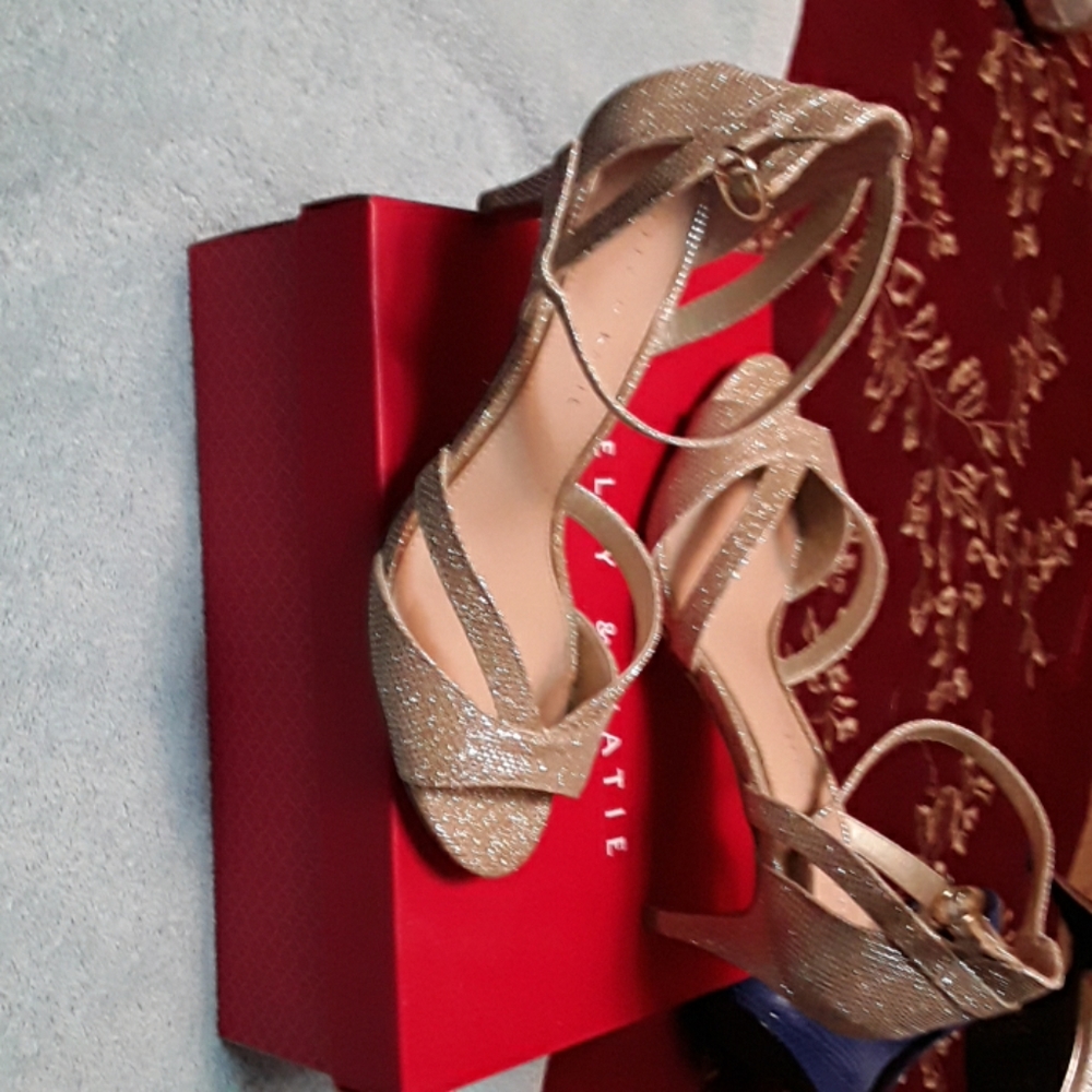 Shoes - Picture 2 of 2